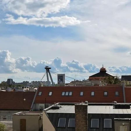 Old Town 2br With View * Bratislava