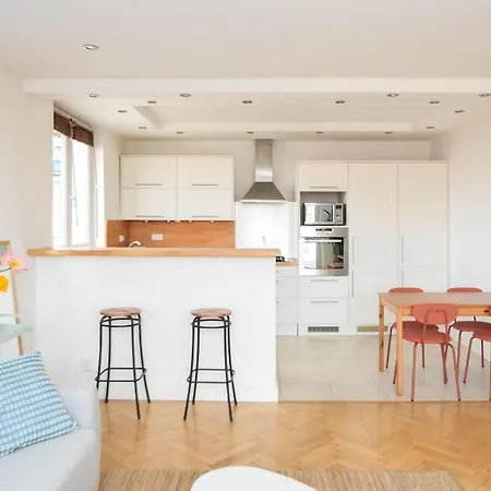 Old Town 2br With View * Bratislava
