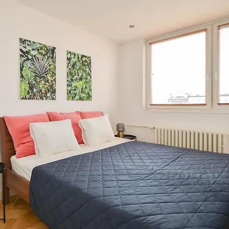 Old Town 2br With View
